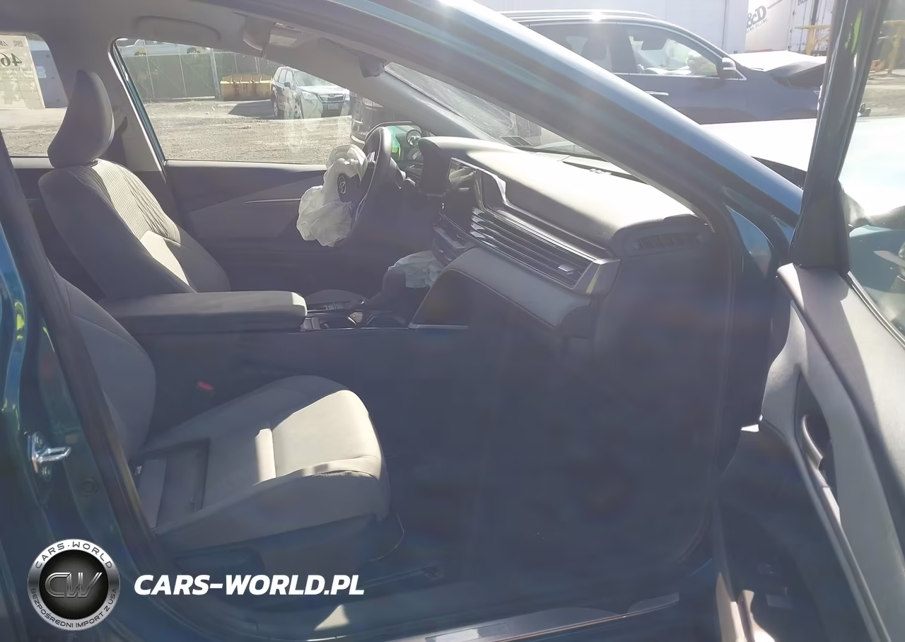 2025 Toyota Camry Le VIN:4T1DAACK3SU608720 - 5