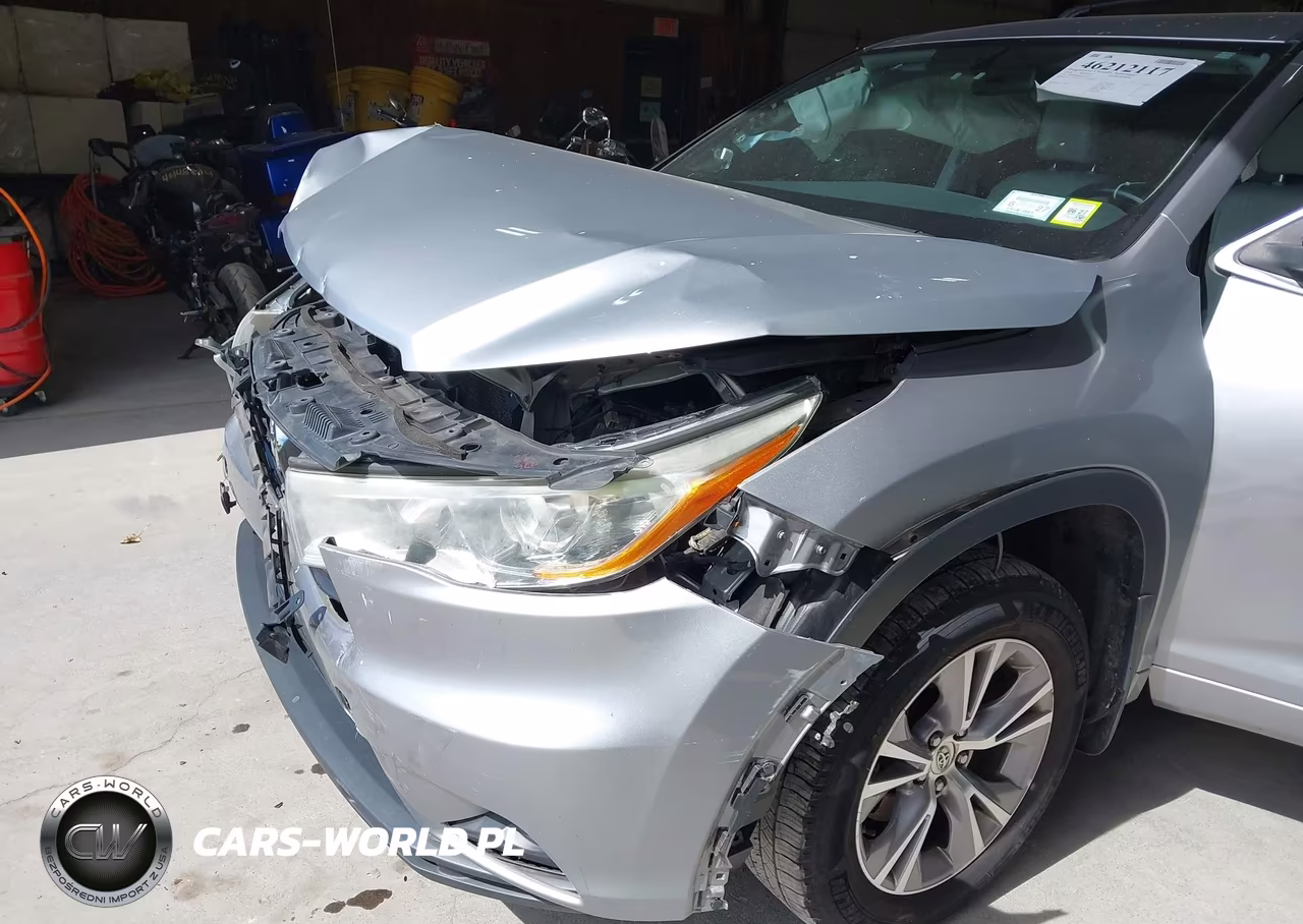 2014 Toyota Highlander Le Plus V6 VIN:5TDBKRFH3ES012457 - 17