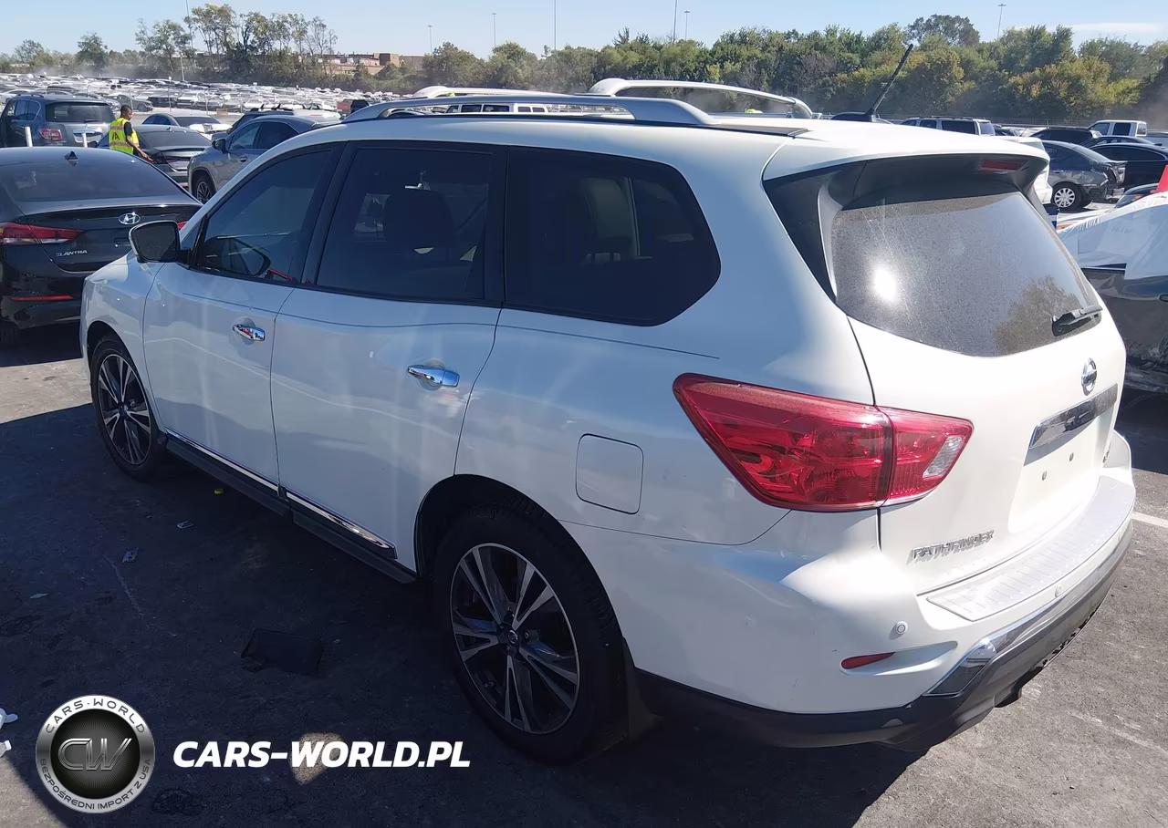 2018 Nissan Pathfinder Platinum VIN:5N1DR2MN8JC660663 - 3