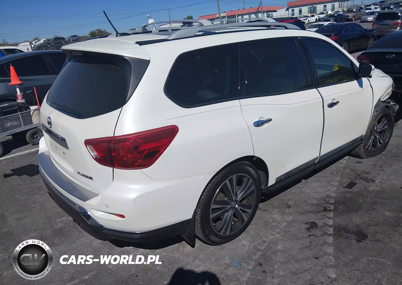 2018 Nissan Pathfinder Platinum VIN:5N1DR2MN8JC660663 - 4