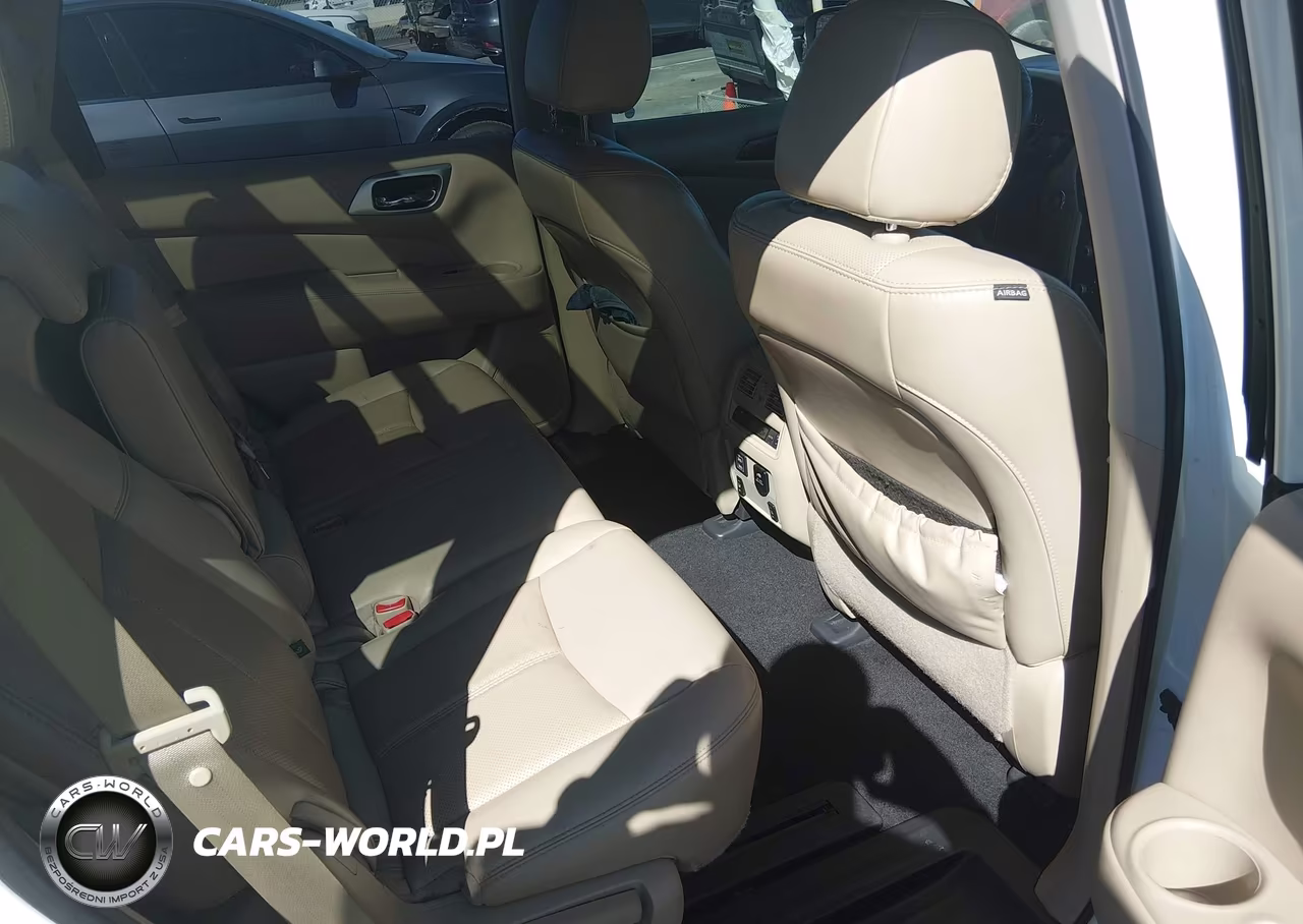 2018 Nissan Pathfinder Platinum VIN:5N1DR2MN8JC660663 - 8