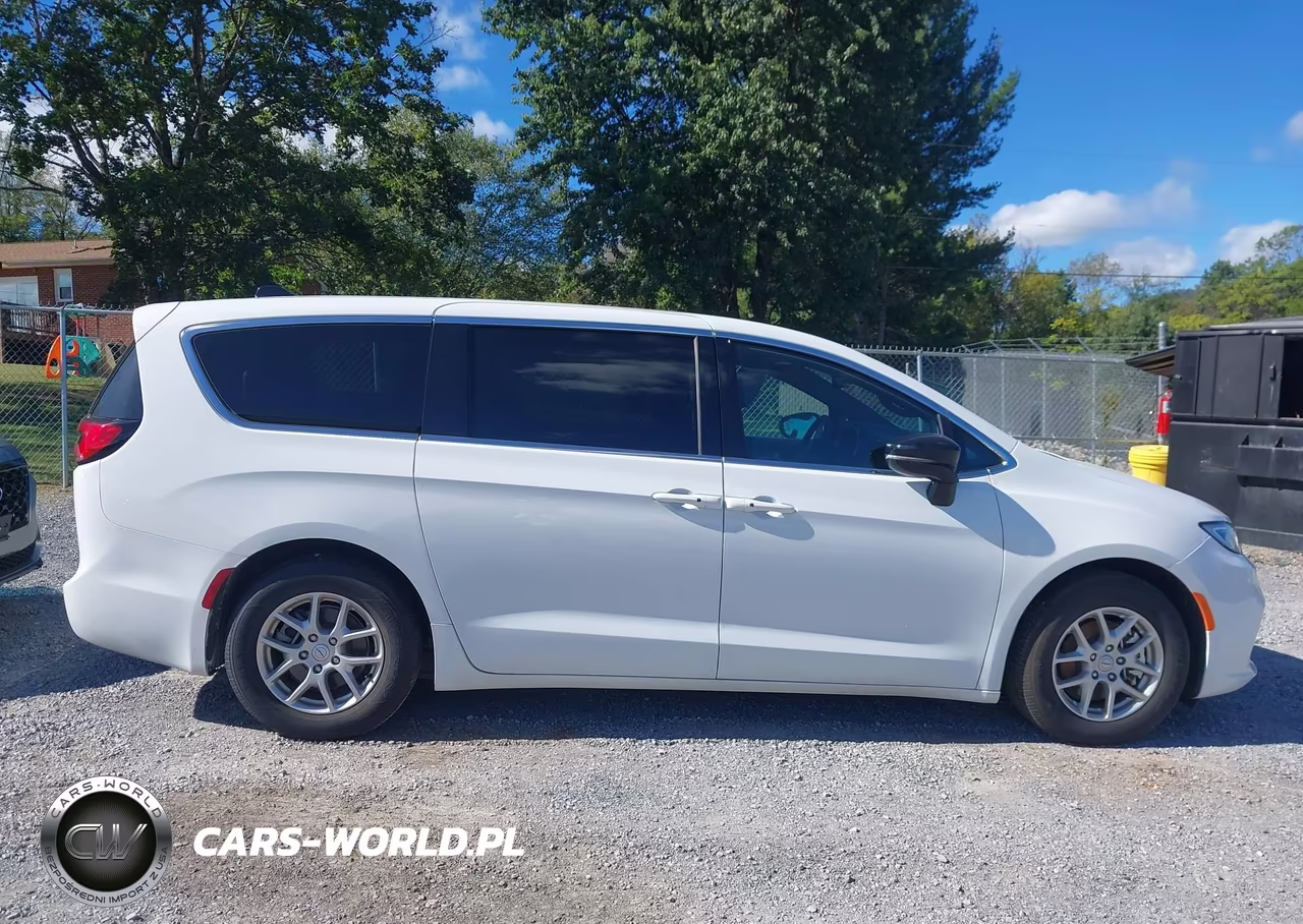 2026 Chrysler Pacifica Select VIN:2C4RC1BG5TR185686 - 14