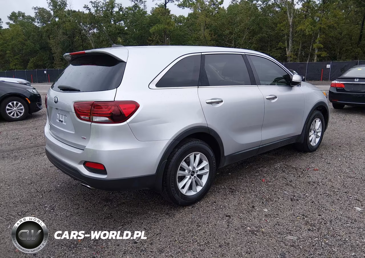 2019 Kia Sorento 2.4L L VIN:5XYPG4A37KG584145 - 4