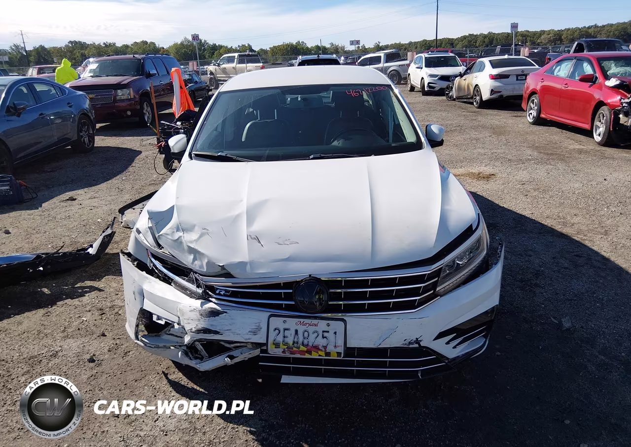 2017 Volkswagen Passat 1.8T R-Line VIN:1VWDT7A3XHC084703 - 12