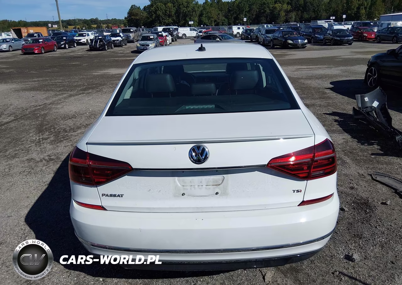2017 Volkswagen Passat 1.8T R-Line VIN:1VWDT7A3XHC084703 - 16