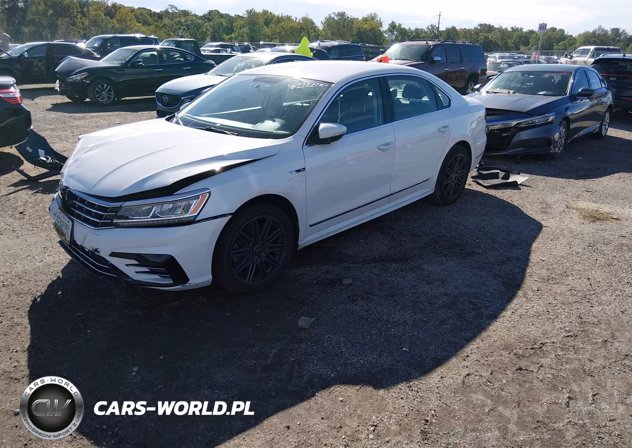 2017 Volkswagen Passat 1.8T R-Line VIN:1VWDT7A3XHC084703 - 2