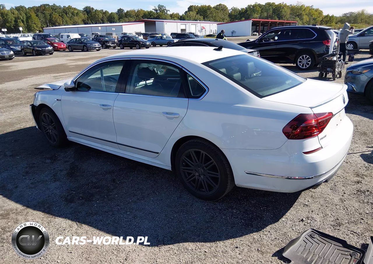 2017 Volkswagen Passat 1.8T R-Line VIN:1VWDT7A3XHC084703 - 3