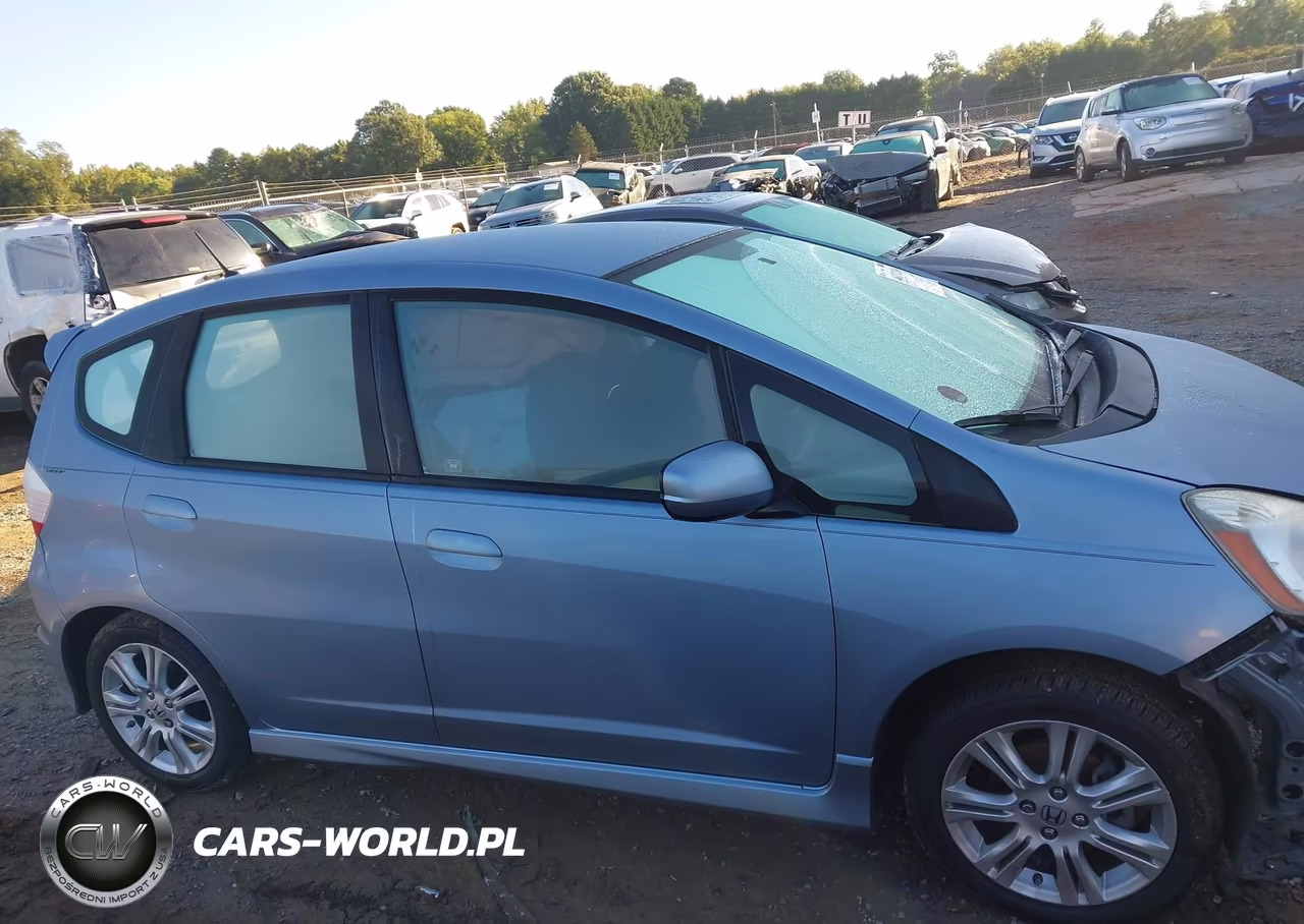 2011 Honda Fit Sport VIN:JHMGE8H69BC027849 - 14