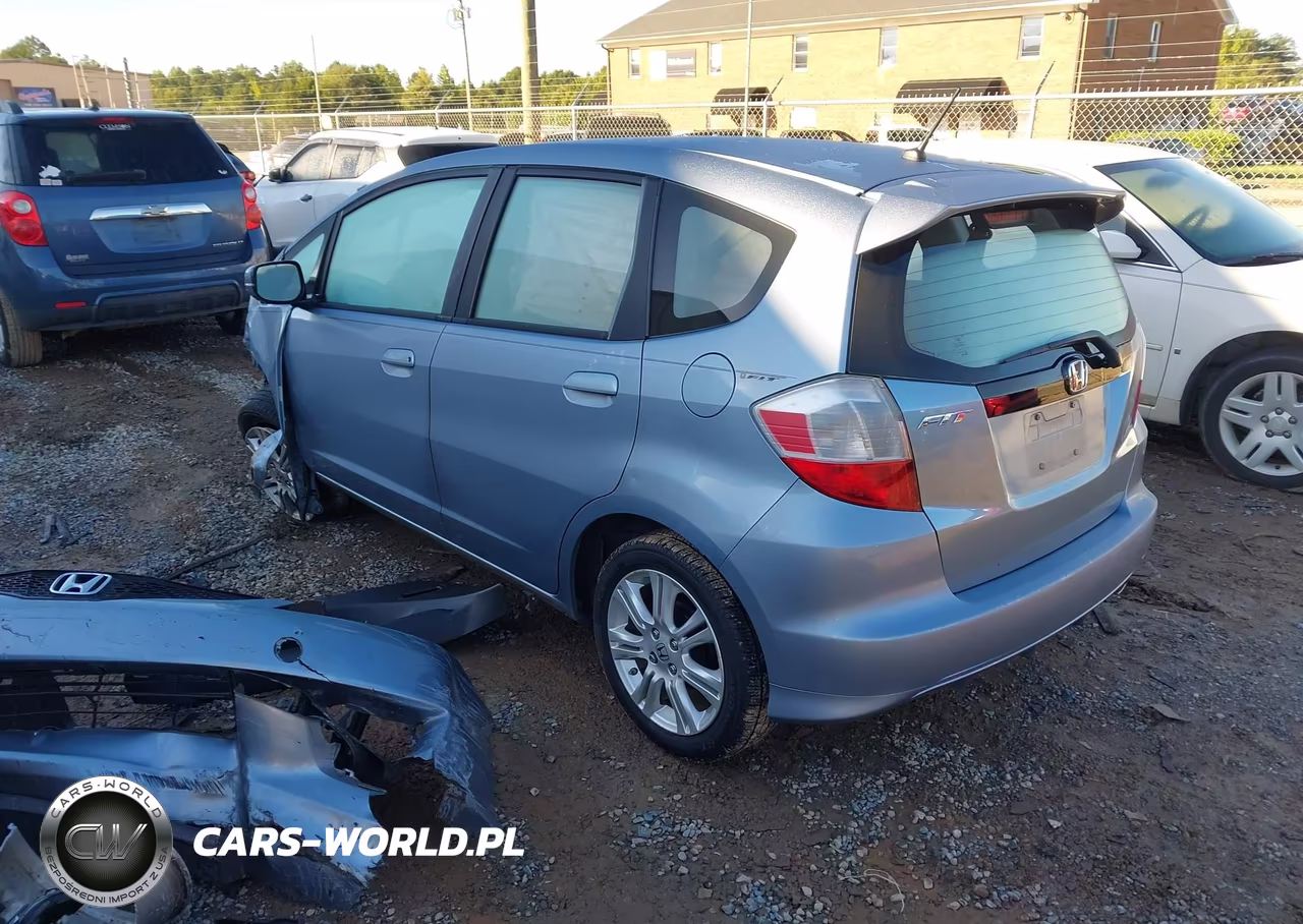 2011 Honda Fit Sport VIN:JHMGE8H69BC027849 - 3