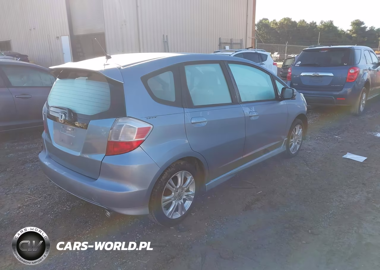 2011 Honda Fit Sport VIN:JHMGE8H69BC027849 - 4