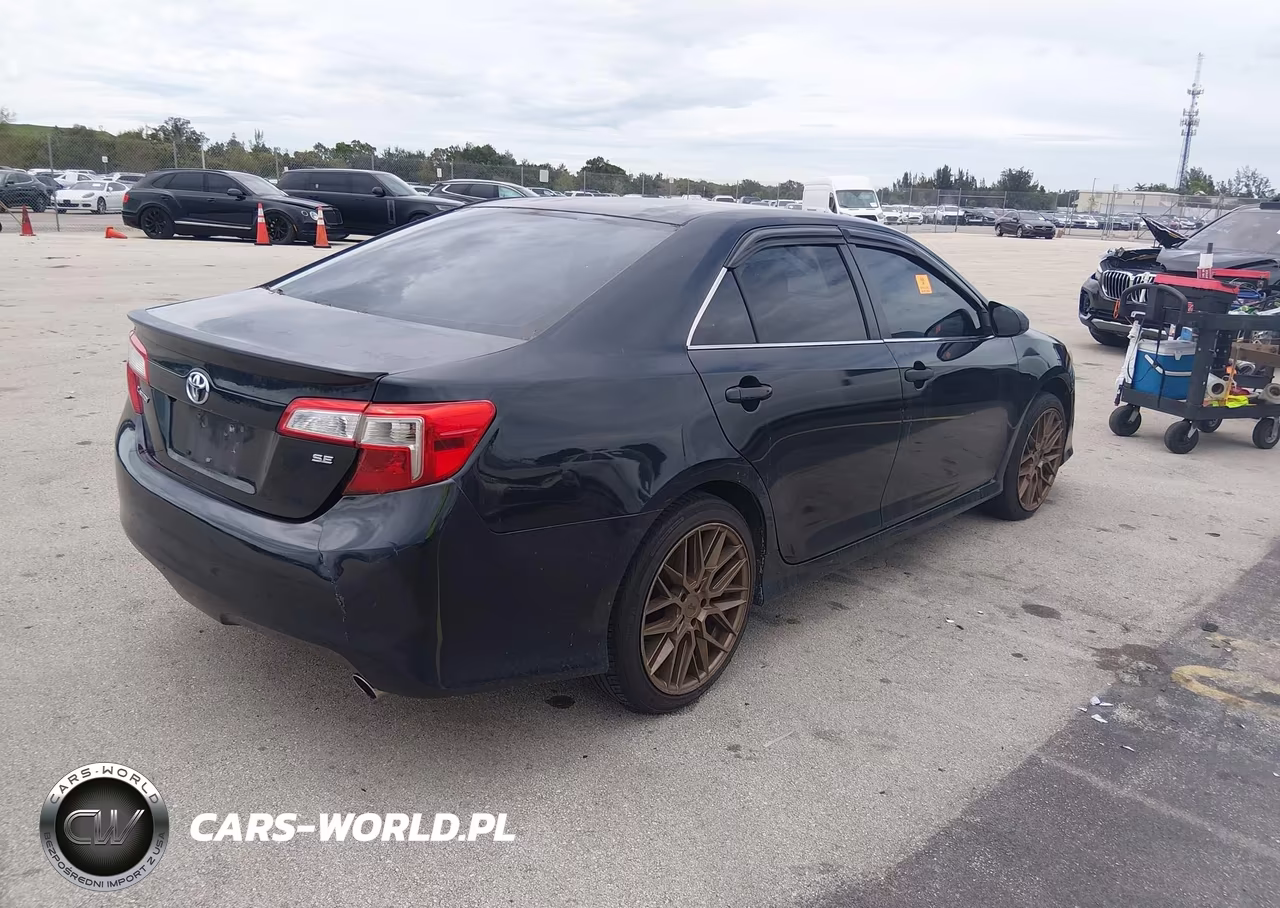 2013 Toyota Camry Se VIN:4T1BF1FK1DU251321 - 4
