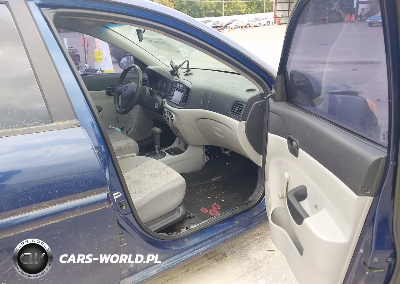 2009 Hyundai Accent Gls VIN:KMHCN46C19U360922 - 5