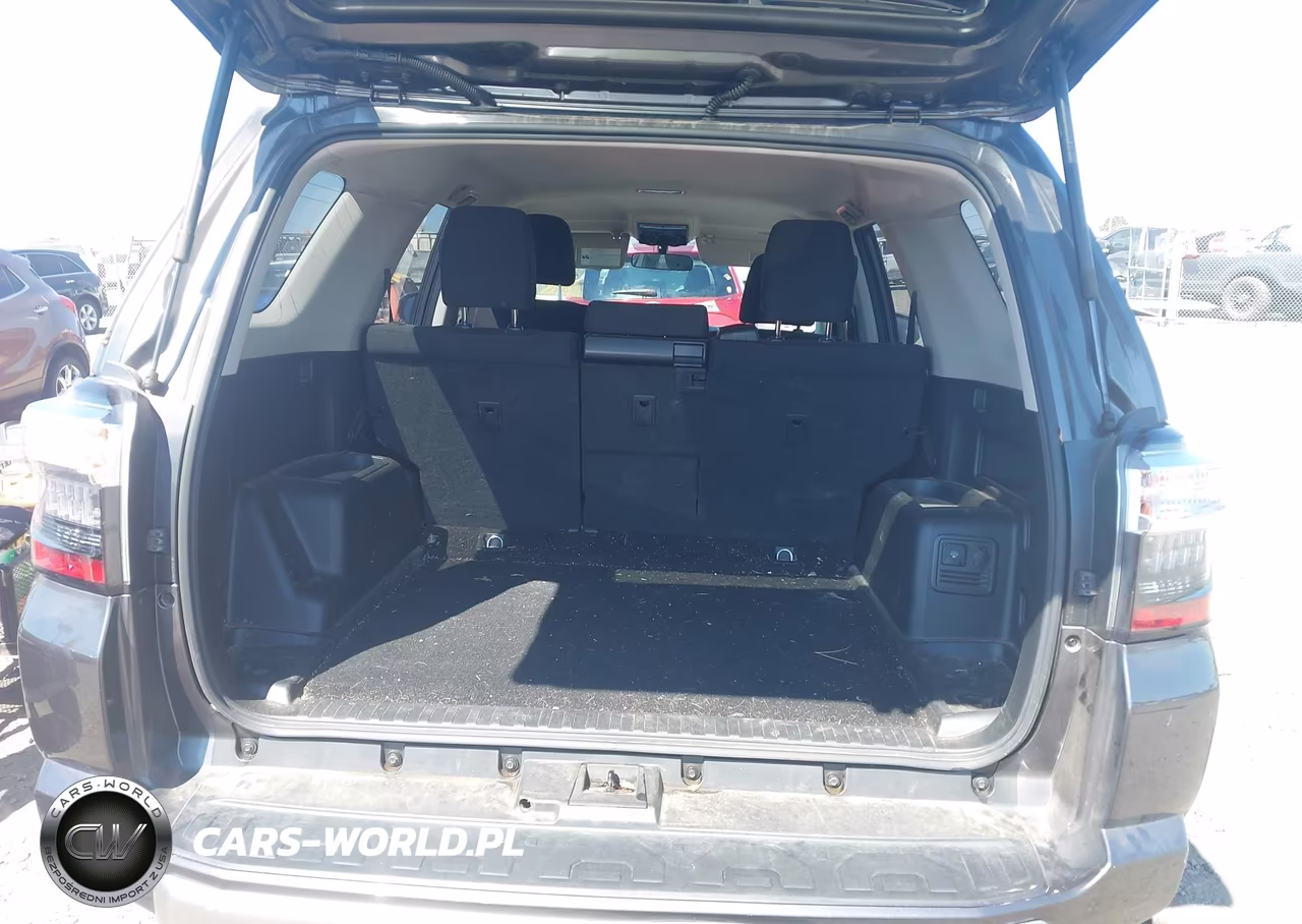 2018 Toyota 4Runner Trd Off Road VIN:JTEBU5JR3J5557542 - 17