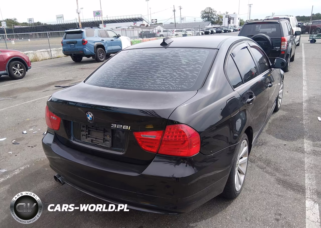 2011 BMW 328I xDrive VIN:WBAPK5C56BA655402 - 4