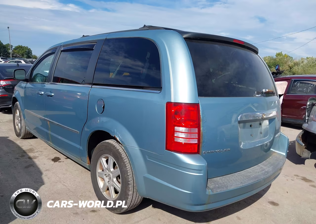 2010 Chrysler Town & Country Touring VIN:2A4RR5D15AR143167 - 3