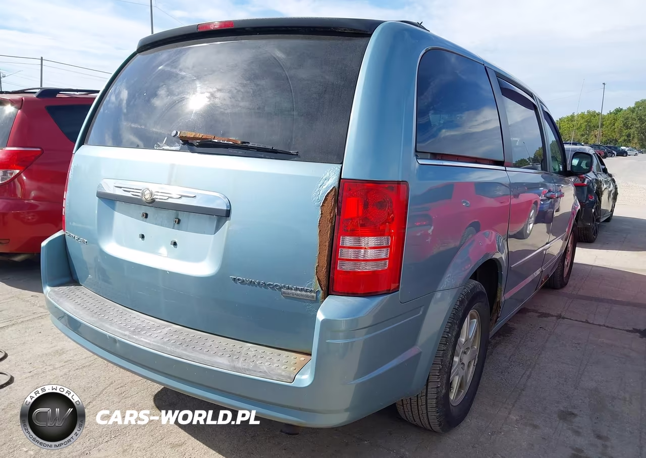 2010 Chrysler Town & Country Touring VIN:2A4RR5D15AR143167 - 4