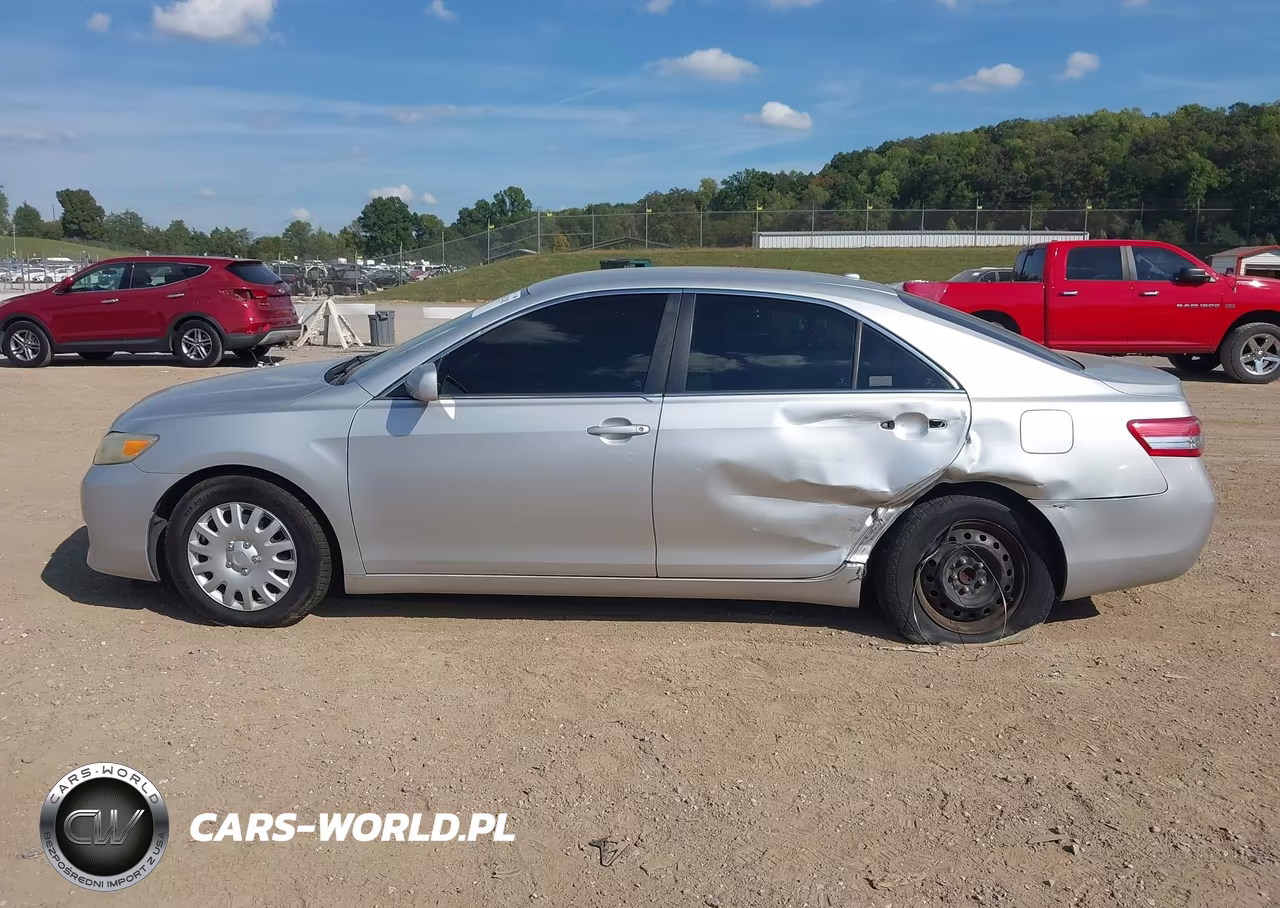 2011 Toyota Camry Le VIN:4T1BF3EK2BU696743 - 13