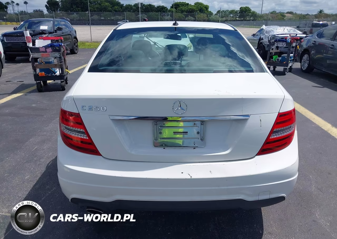 2013 Mercedes-Benz C 250 Sport VIN:WDDGF4HB5DR293881 - 16