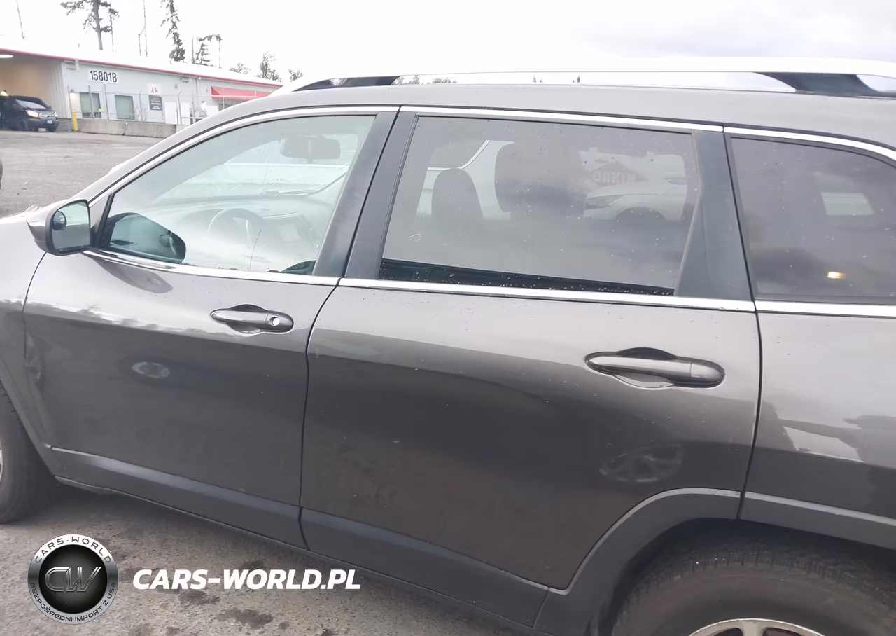 2015 Jeep Cherokee Latitude VIN:1C4PJMCS4FW639326 - 15