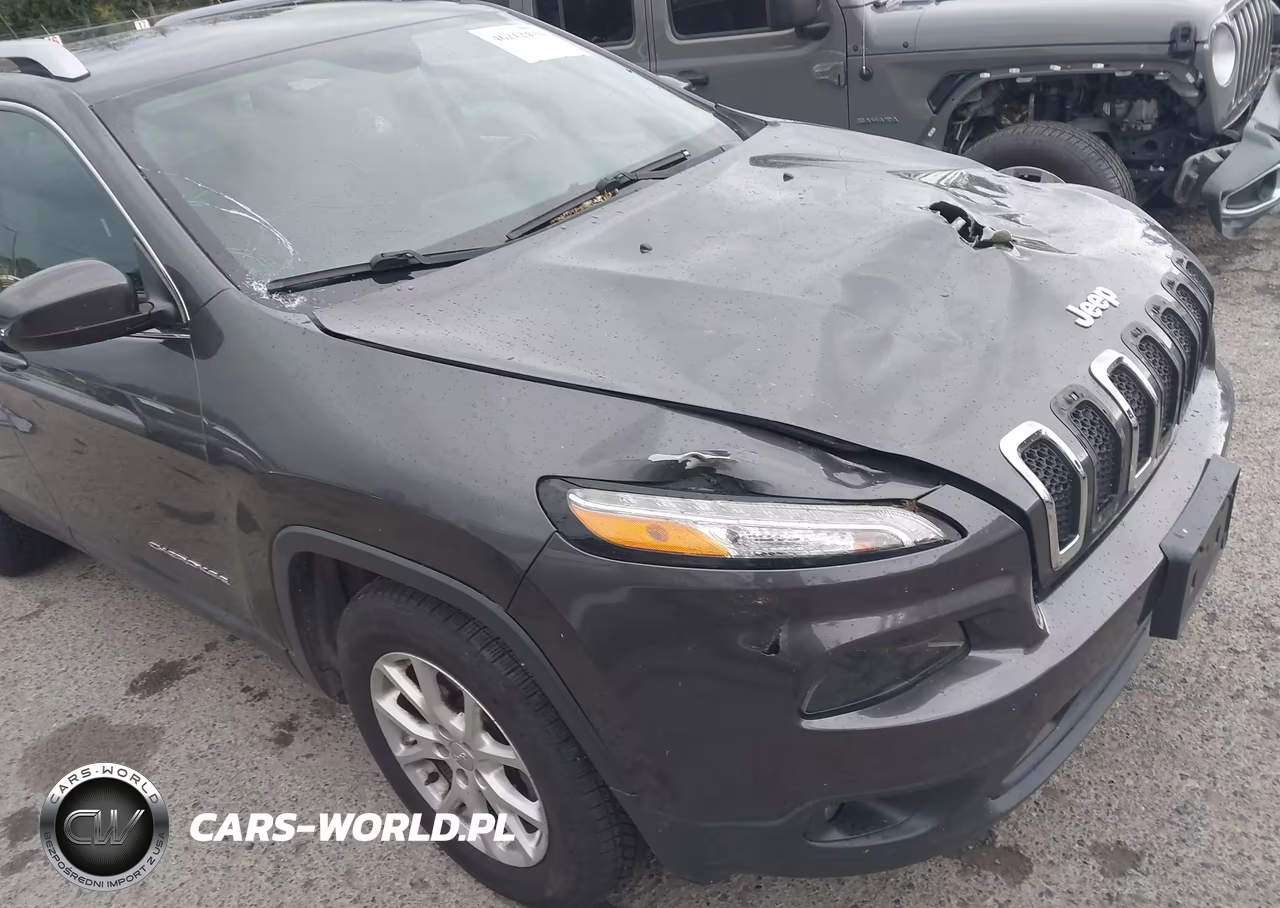 2015 Jeep Cherokee Latitude VIN:1C4PJMCS4FW639326 - 18