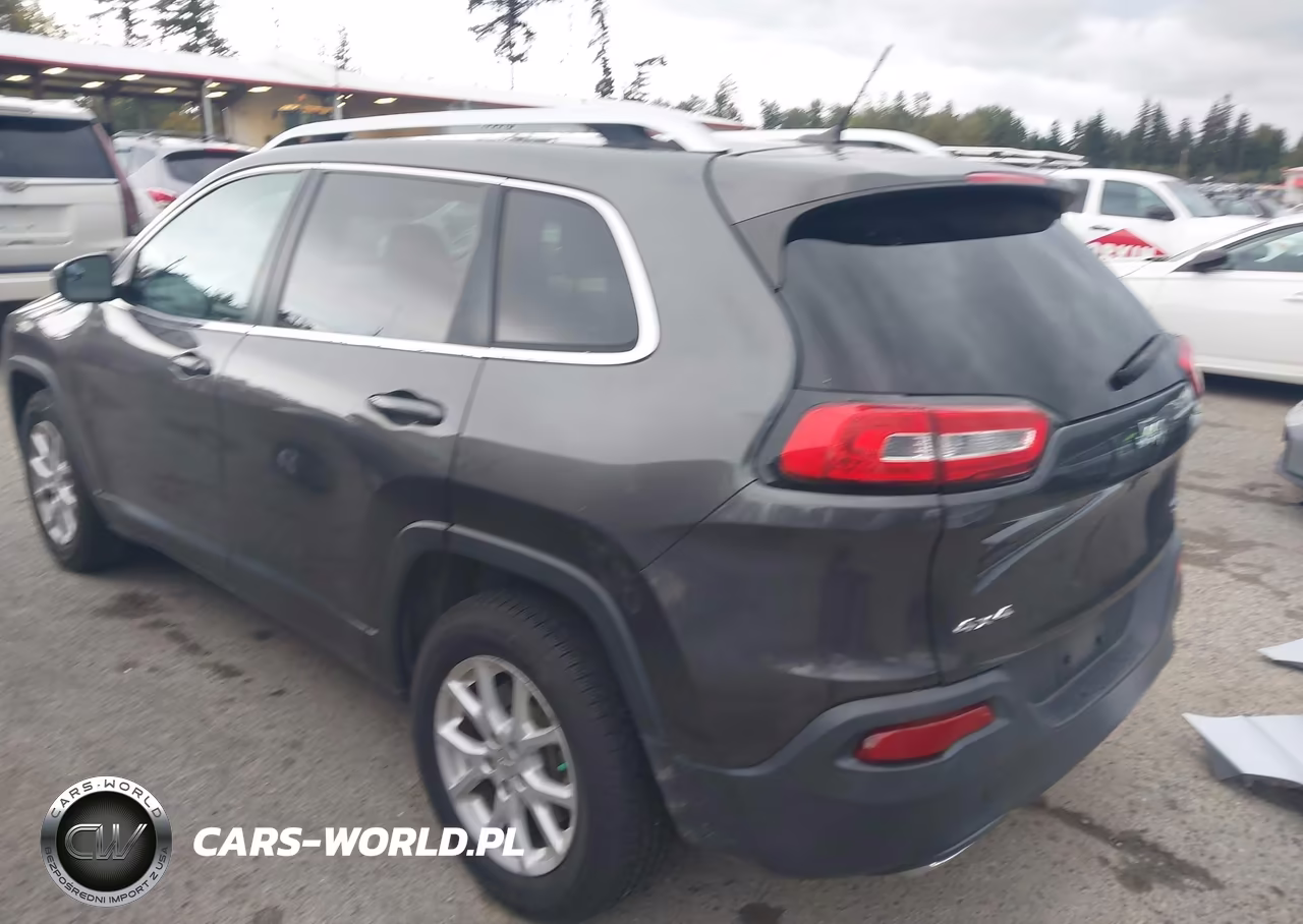 2015 Jeep Cherokee Latitude VIN:1C4PJMCS4FW639326 - 3