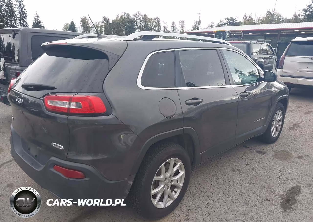 2015 Jeep Cherokee Latitude VIN:1C4PJMCS4FW639326 - 4
