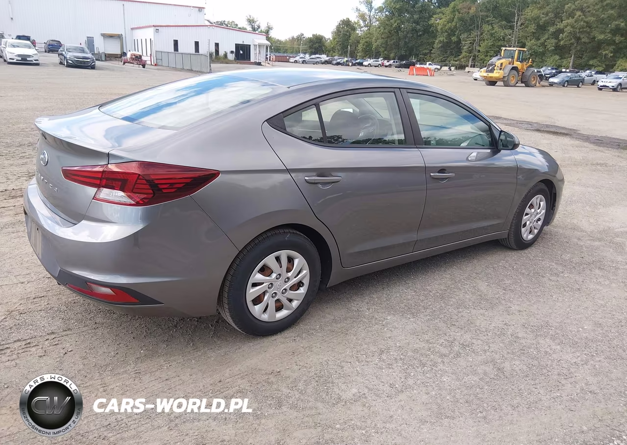 2019 Hyundai Elantra Se VIN:5NPD74LFXKH485001 - 4
