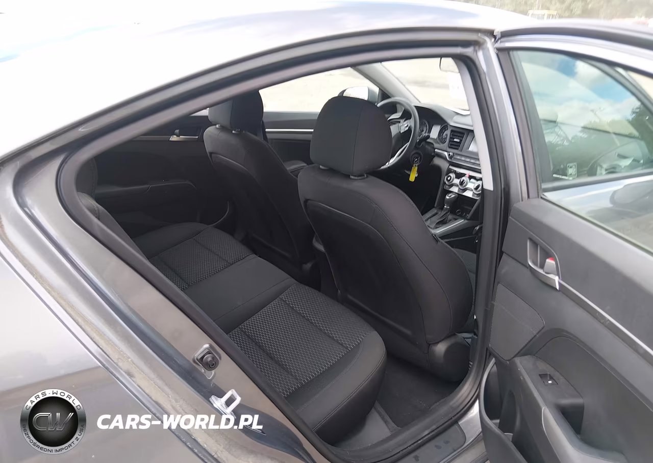 2019 Hyundai Elantra Se VIN:5NPD74LFXKH485001 - 8