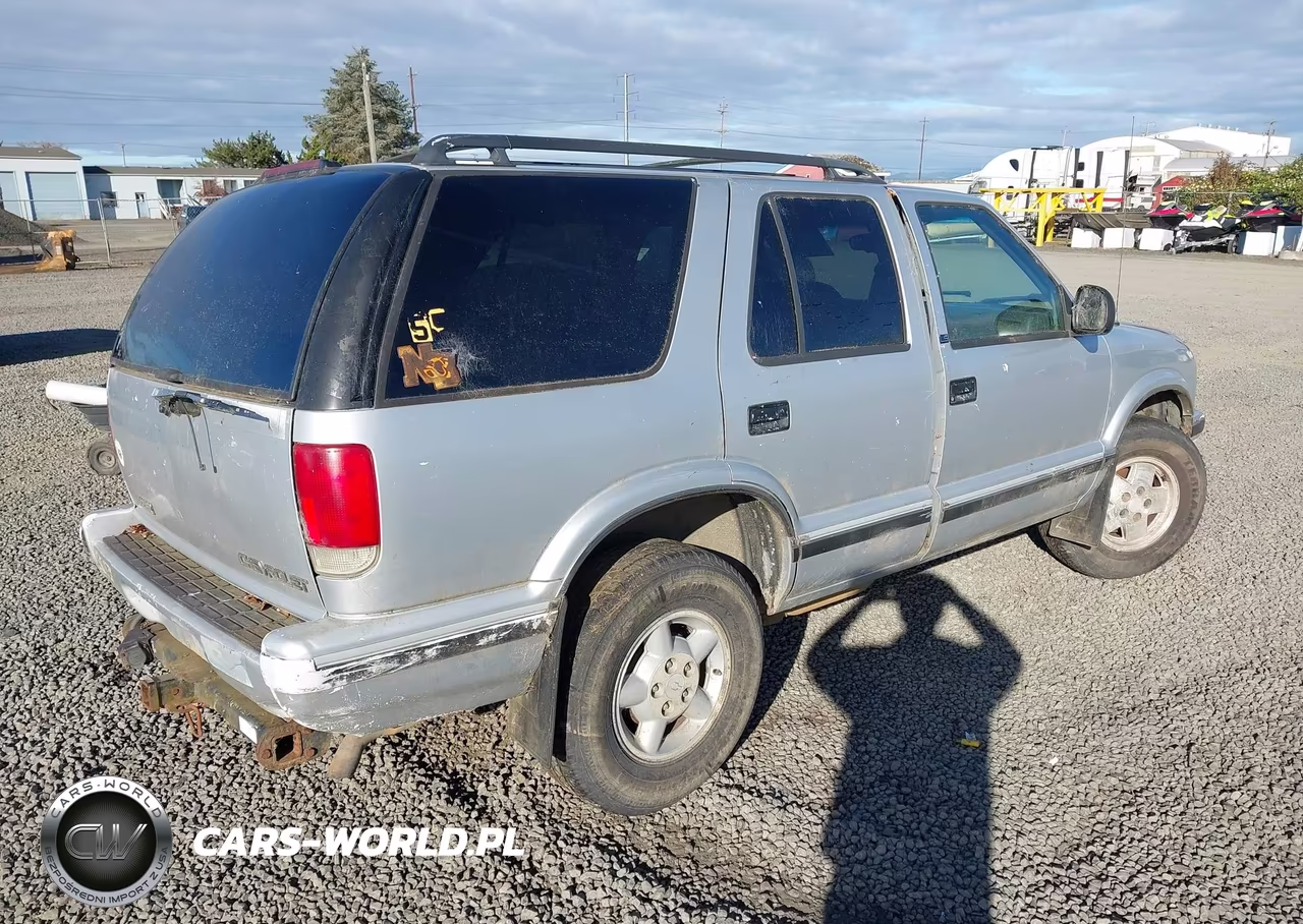 1997 Chevrolet Blazer Ls-Lt VIN:1GNDT13W9V2224501 - 4