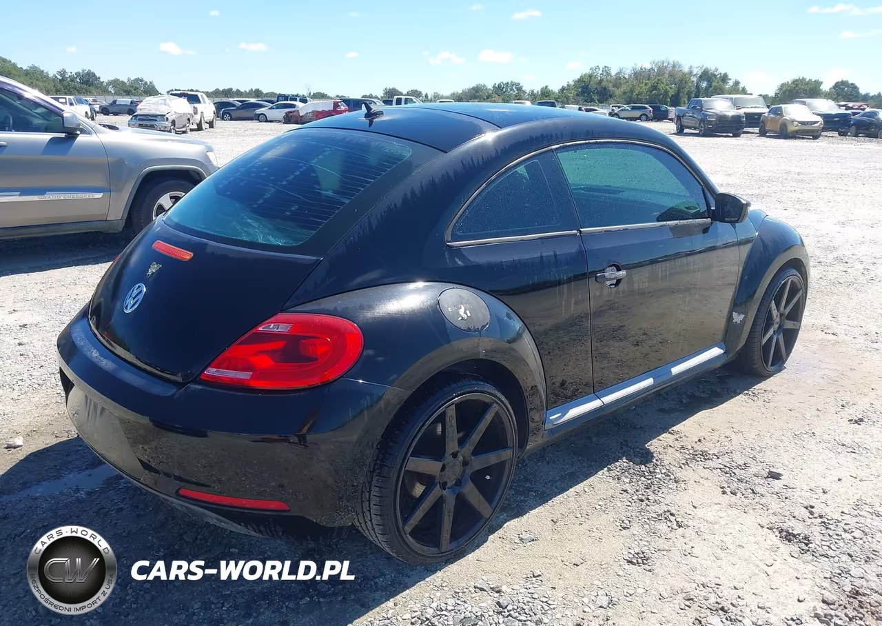 2012 Volkswagen Beetle Entry VIN:3VWFP7AT6CM646682 - 4