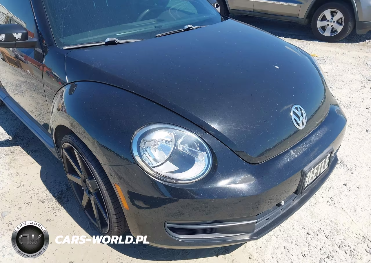 2012 Volkswagen Beetle Entry VIN:3VWFP7AT6CM646682 - 6