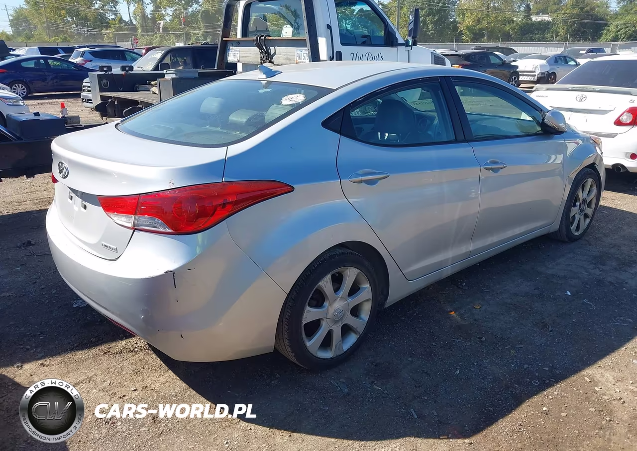 2013 Hyundai Elantra Gls VIN:KMHDH4AE4DU918422 - 4