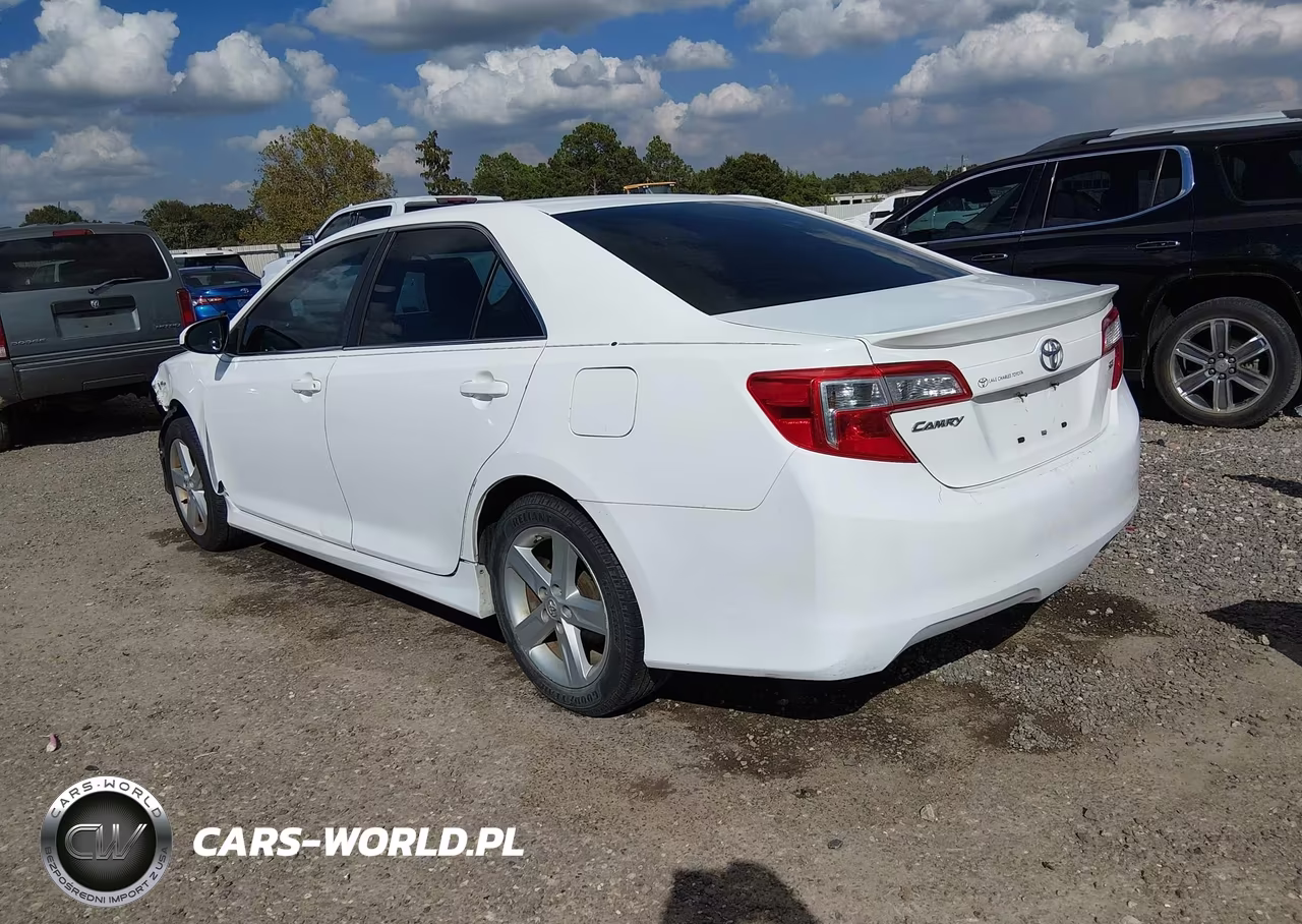 2014 Toyota Camry Se VIN:4T1BF1FK5EU303471 - 3