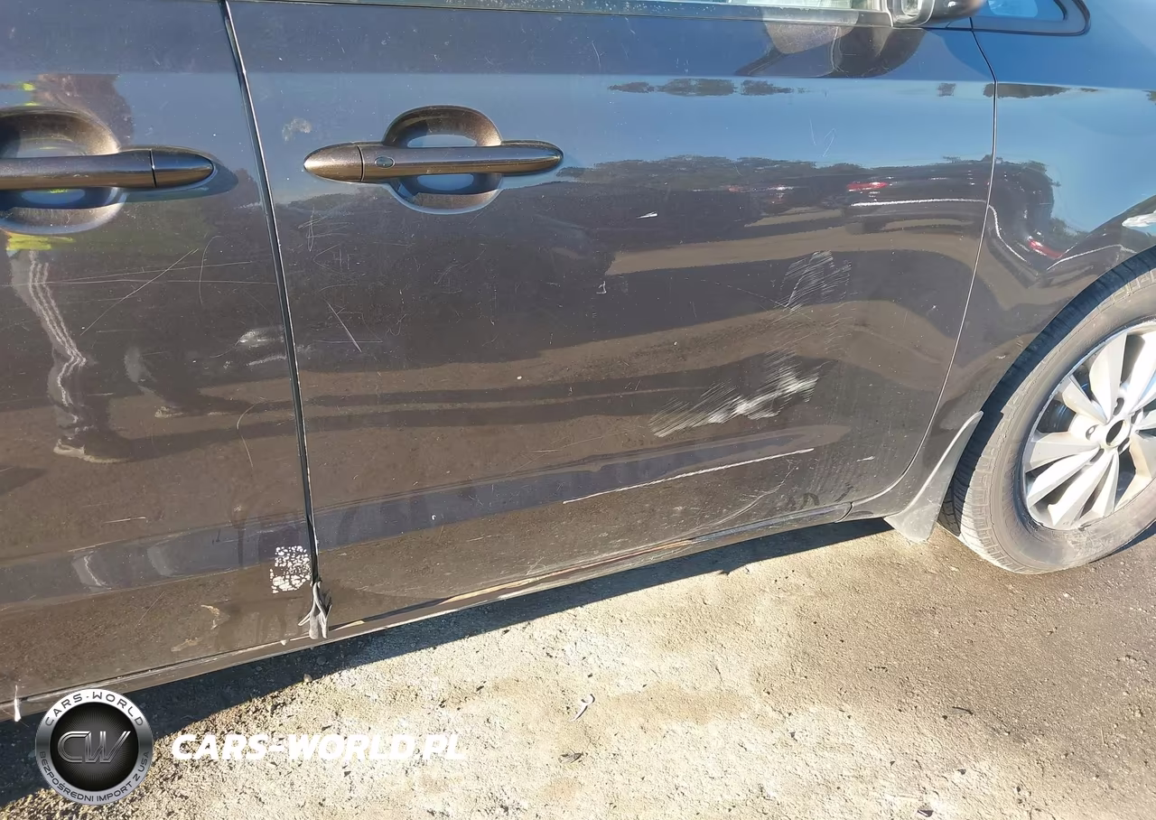 2018 Kia Sedona Lx VIN:KNDMB5C16J6349143 - 17