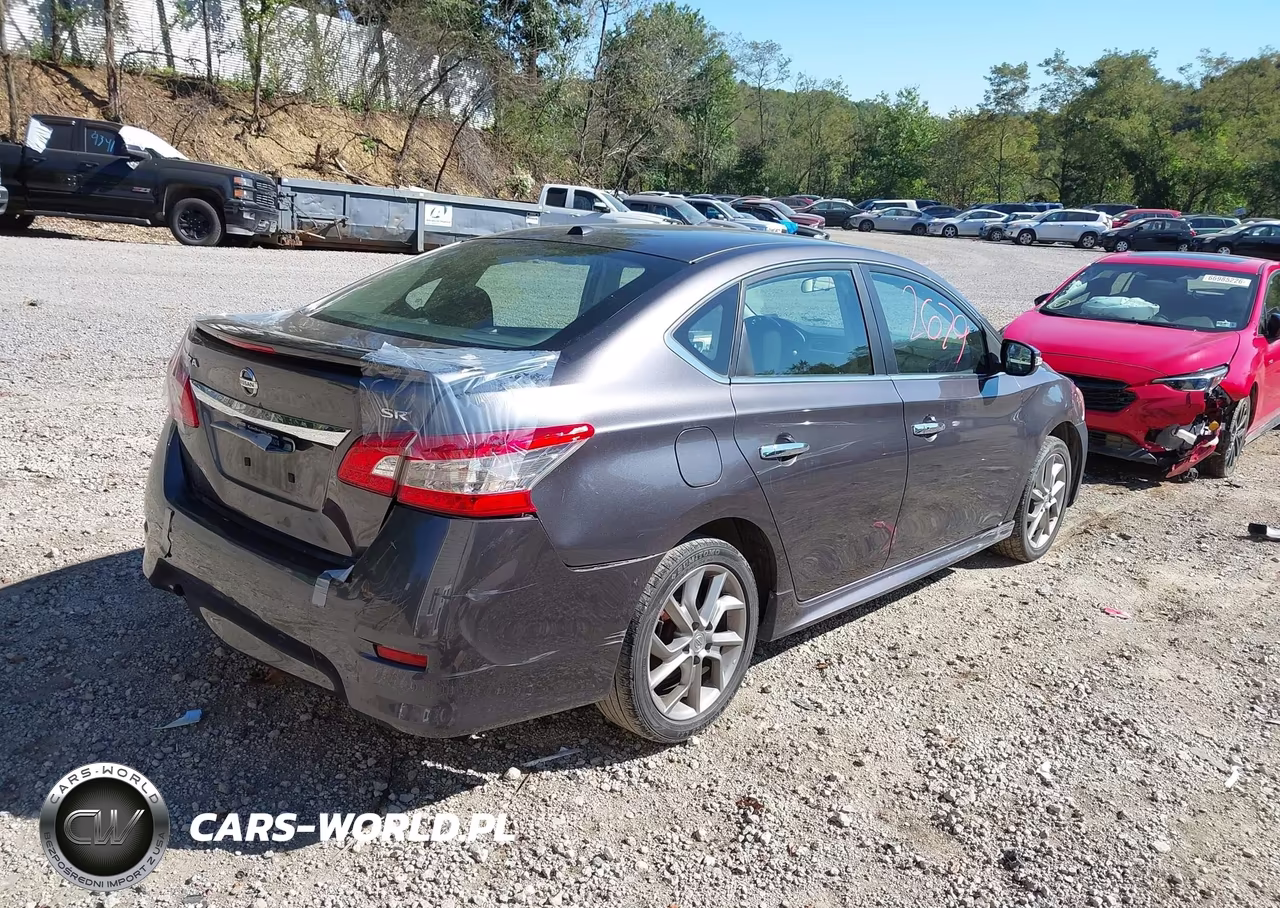 2015 Nissan Sentra Sr VIN:3N1AB7AP0FY379019 - 4