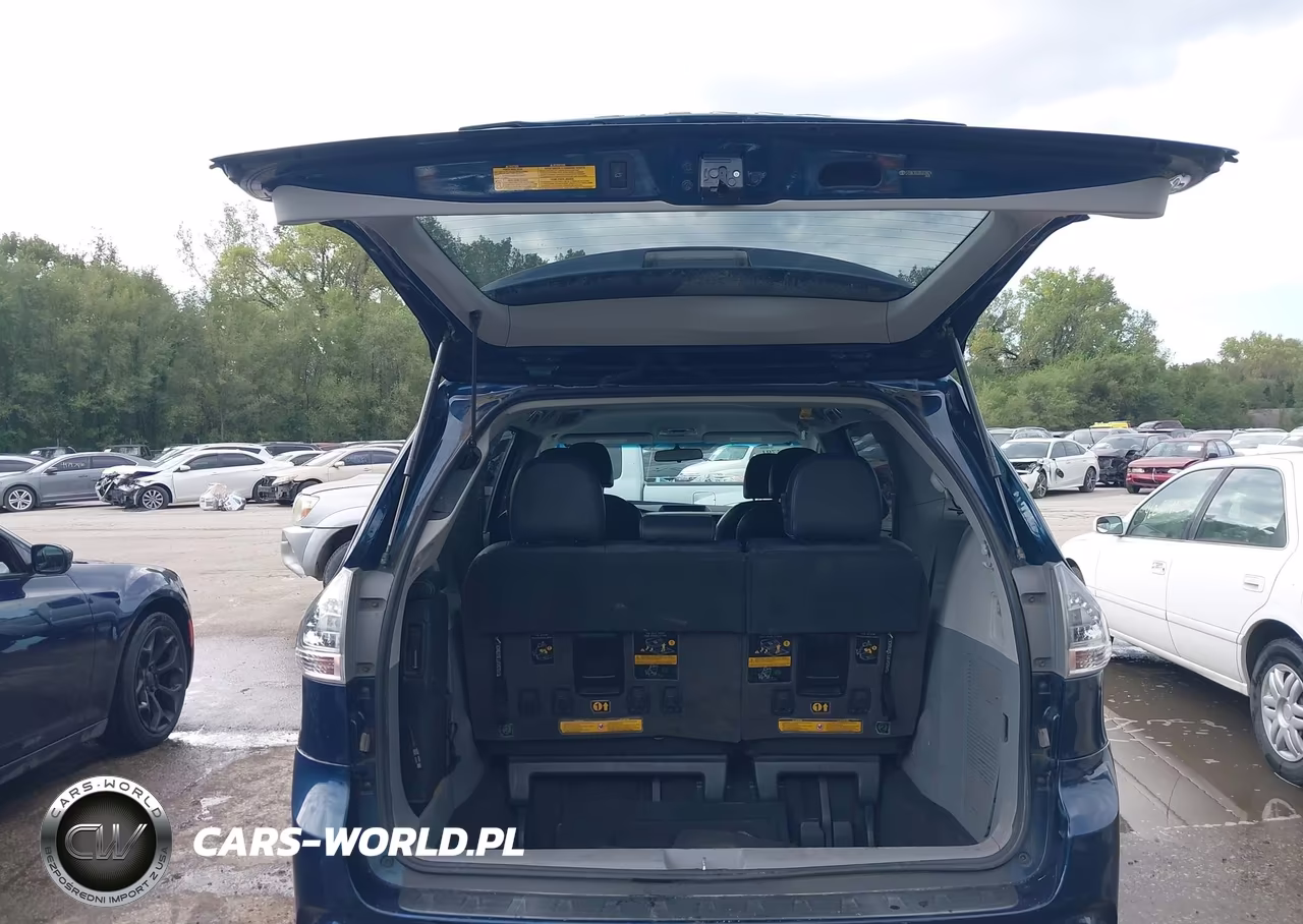 2011 Toyota Sienna Se VIN:5TDXK3DC0BS039024 - 18
