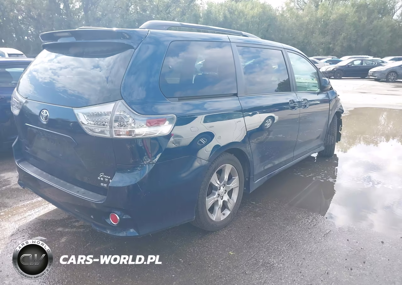 2011 Toyota Sienna Se VIN:5TDXK3DC0BS039024 - 4