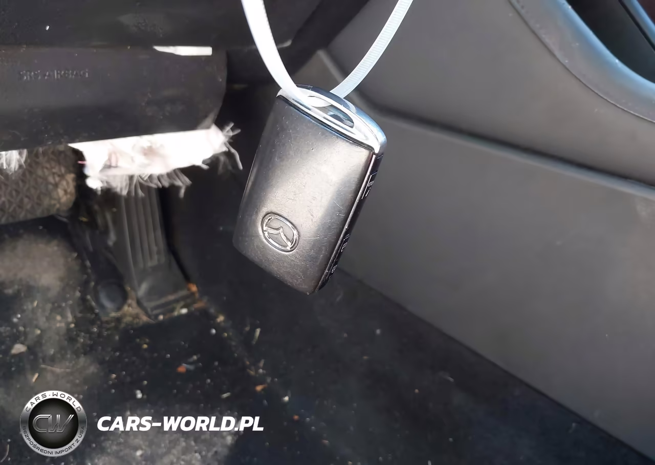 2022 Mazda Mazda3 Carbon Edition VIN:JM1BPALL8N1502644 - 11