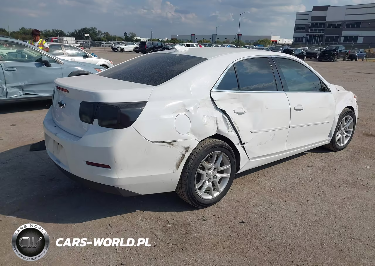2015 Chevrolet Malibu 1Lt VIN:1G11C5SL1FF245548 - 4