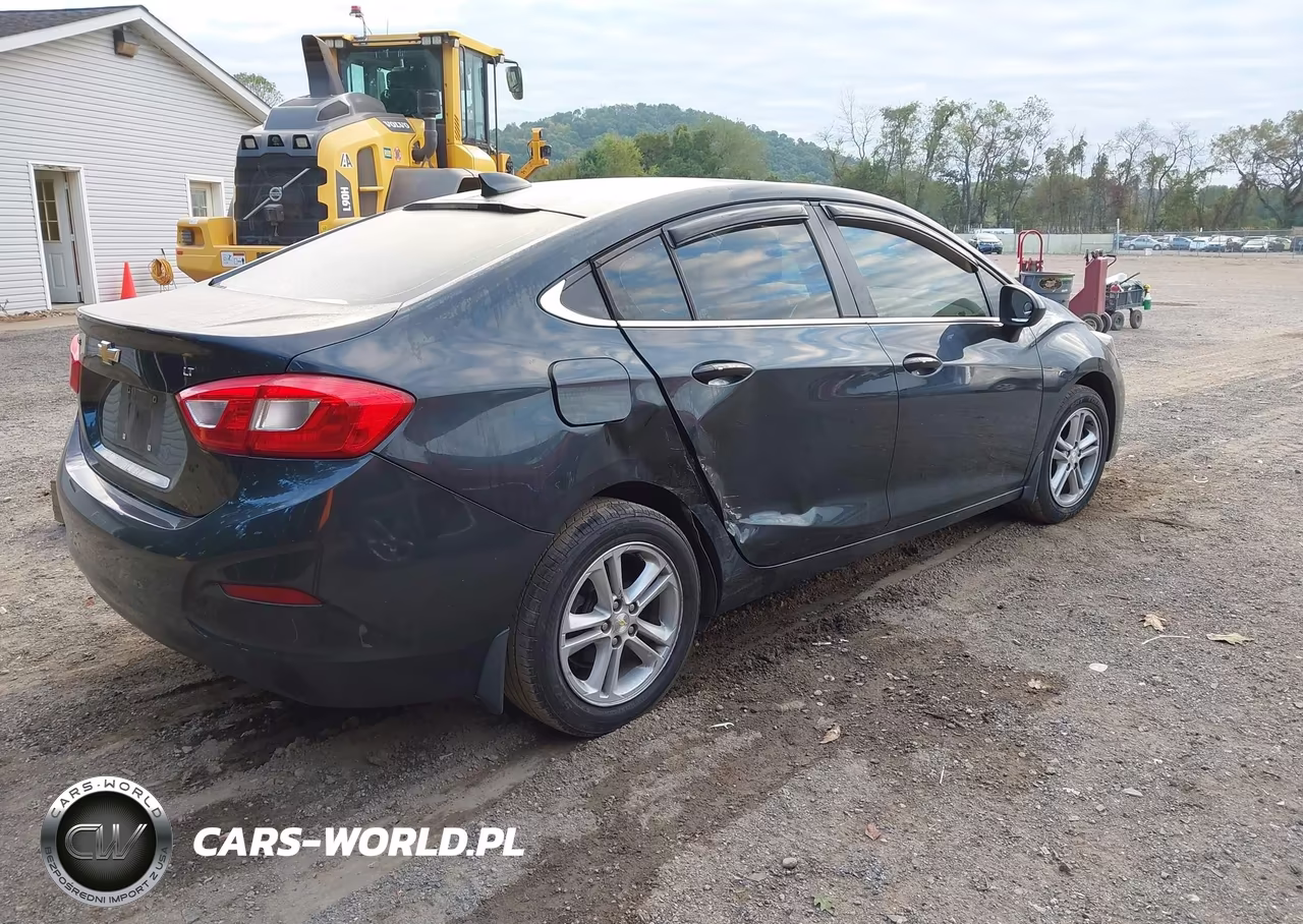 2017 Chevrolet Cruze Lt Auto VIN:3G1BE5SM4HS517435 - 4