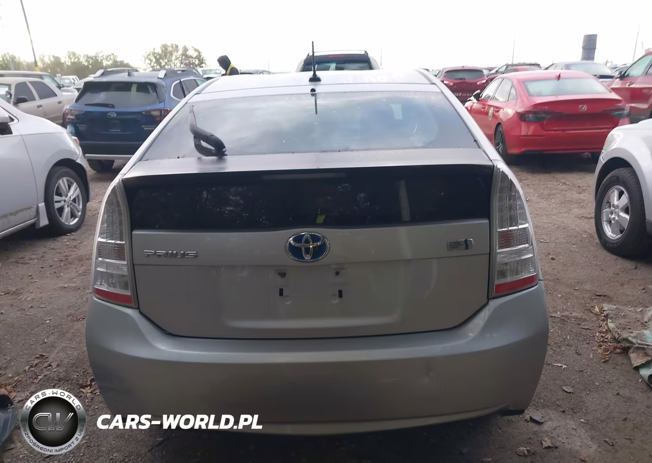 2011 Toyota Prius Two VIN:JTDKN3DU2B1430019 - 16