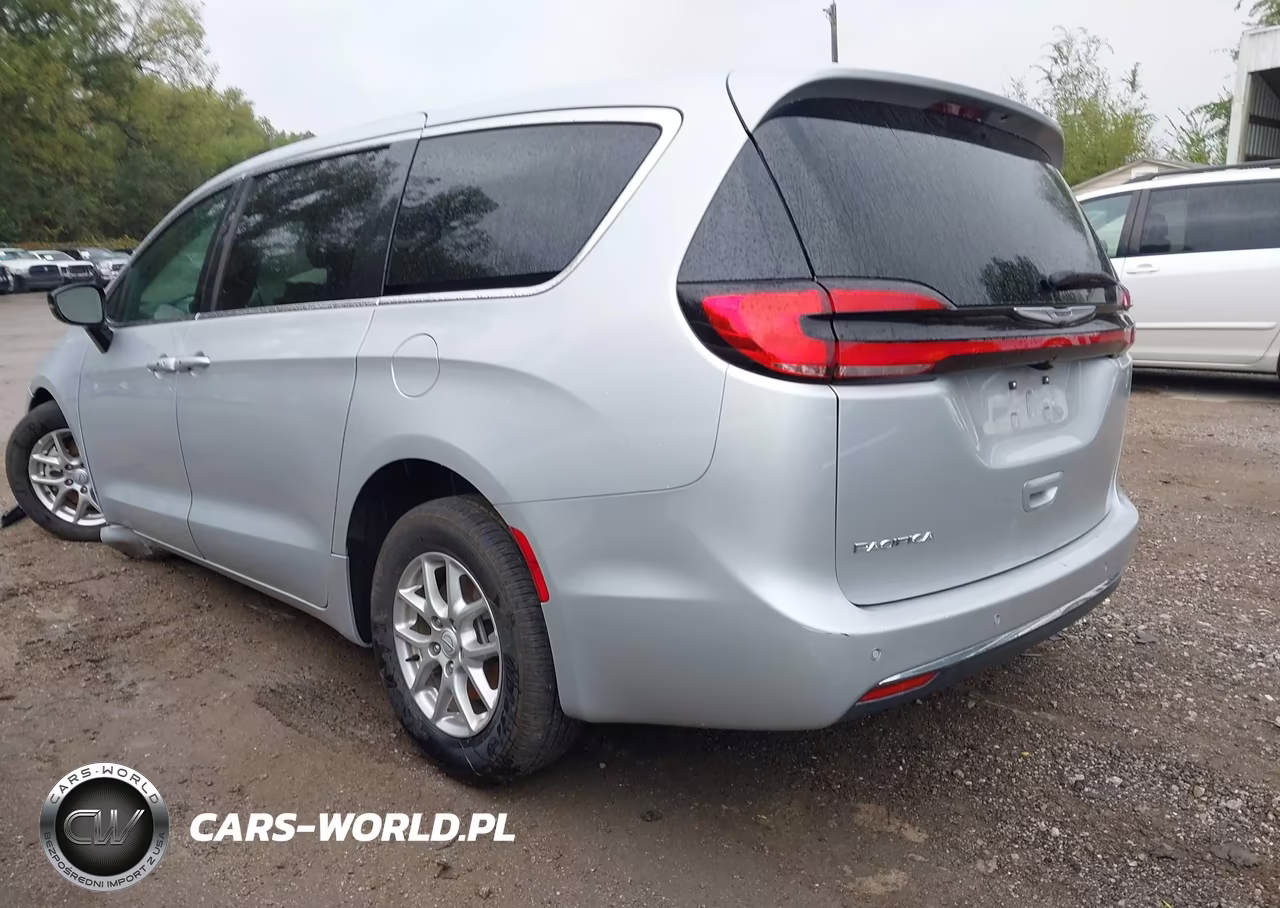 2026 Chrysler Pacifica Select VIN:2C4RC1BG8TR185889 - 3