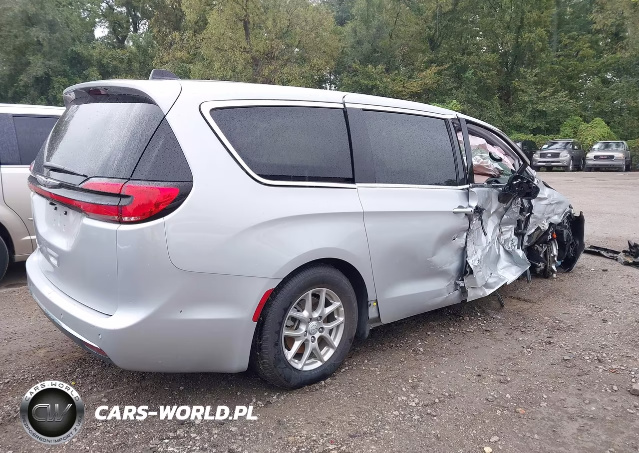 2026 Chrysler Pacifica Select VIN:2C4RC1BG8TR185889 - 4