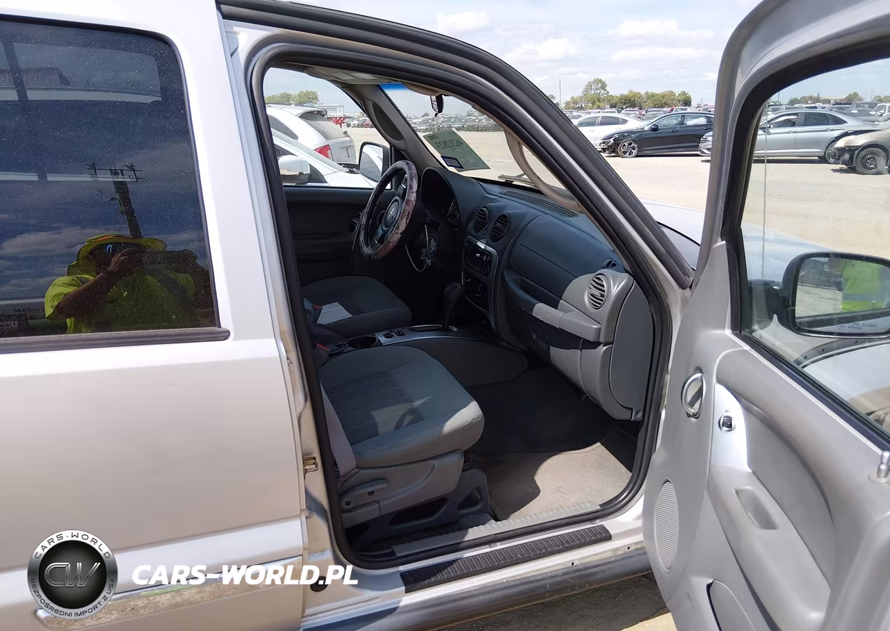 2005 Jeep Liberty Limited Edition VIN:1J4GL58K65W589465 - 5