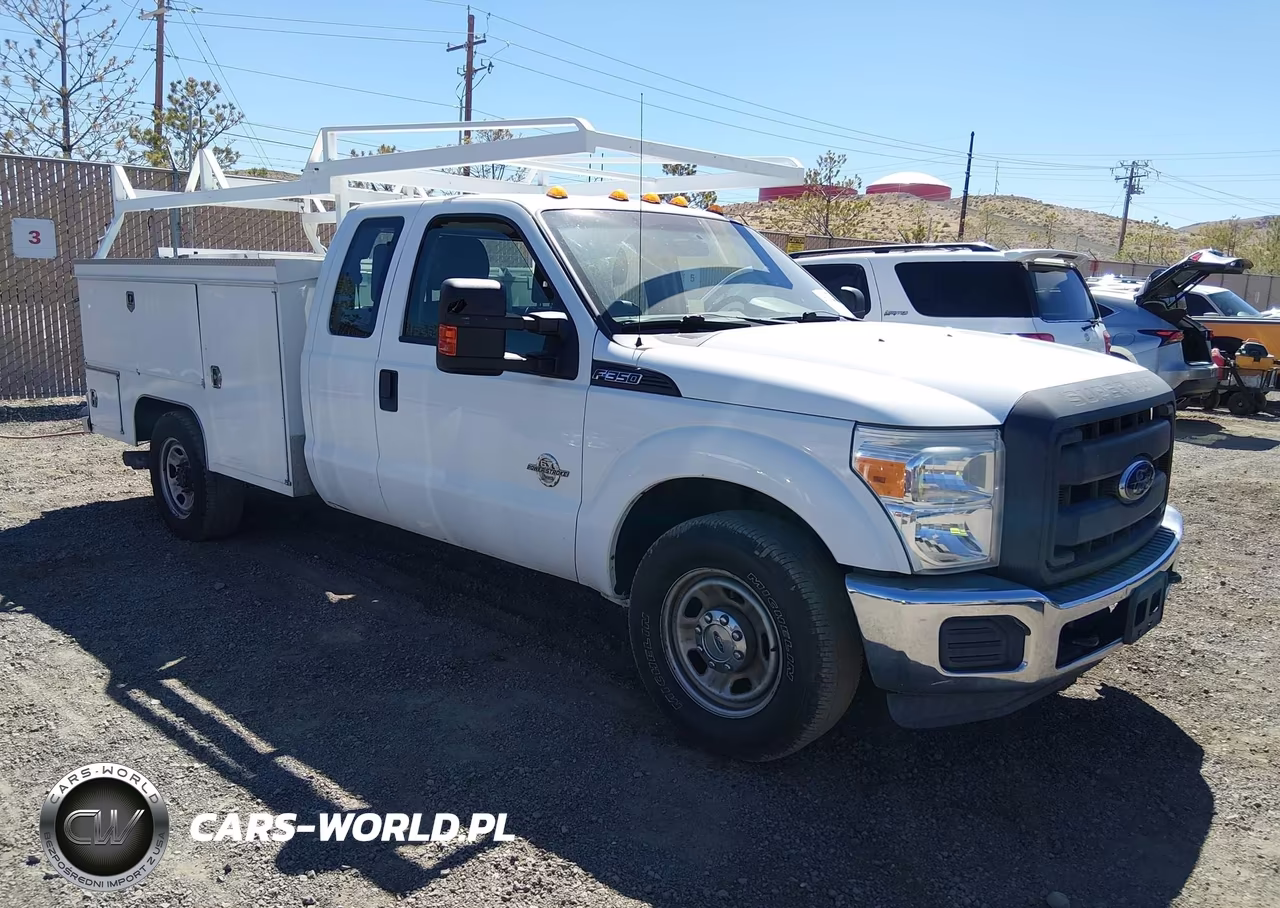 2015 Ford F-350 Chassis Xl
