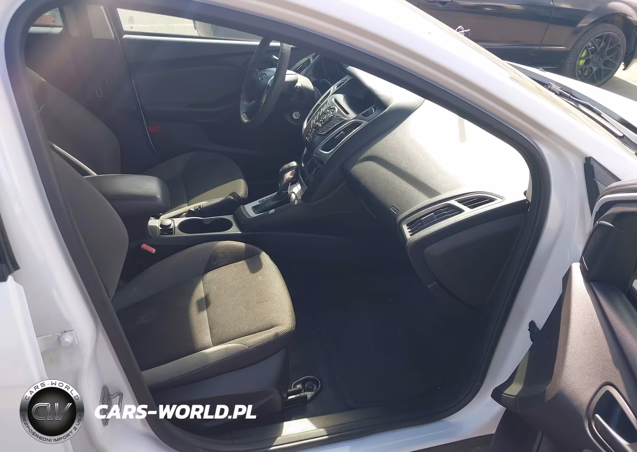 2012 Ford Focus Se VIN:1FAHP3K2XCL197346 - 5