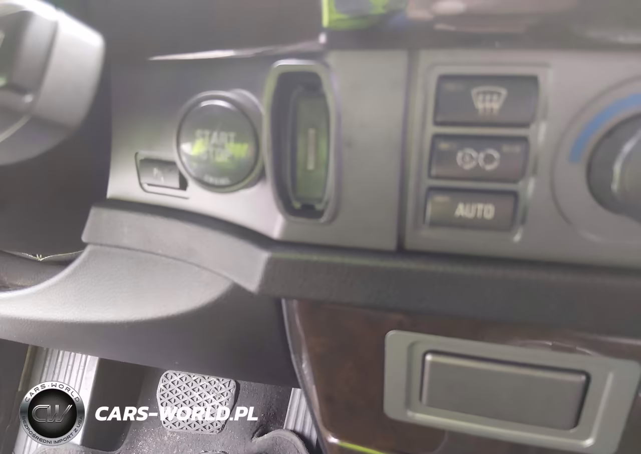 2004 BMW 745Li VIN:WBAGN63474DS49411 - 11