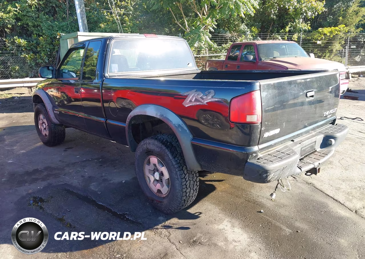 2003 Chevrolet S-10 Ls VIN:1GCCT19XX38241824 - 3
