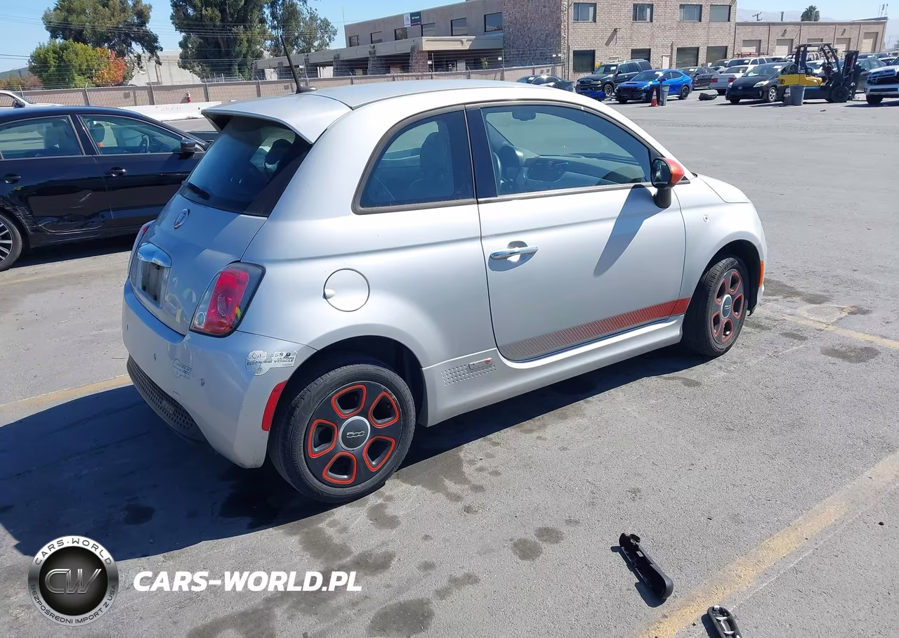 2014 Fiat 500E Battery Electric VIN:3C3CFFGEXET225573 - 4