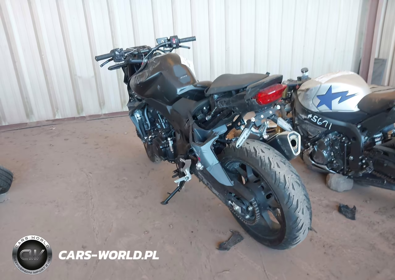 2025 Honda Cb750 A VIN:JH2RH240XSK001483 - 3